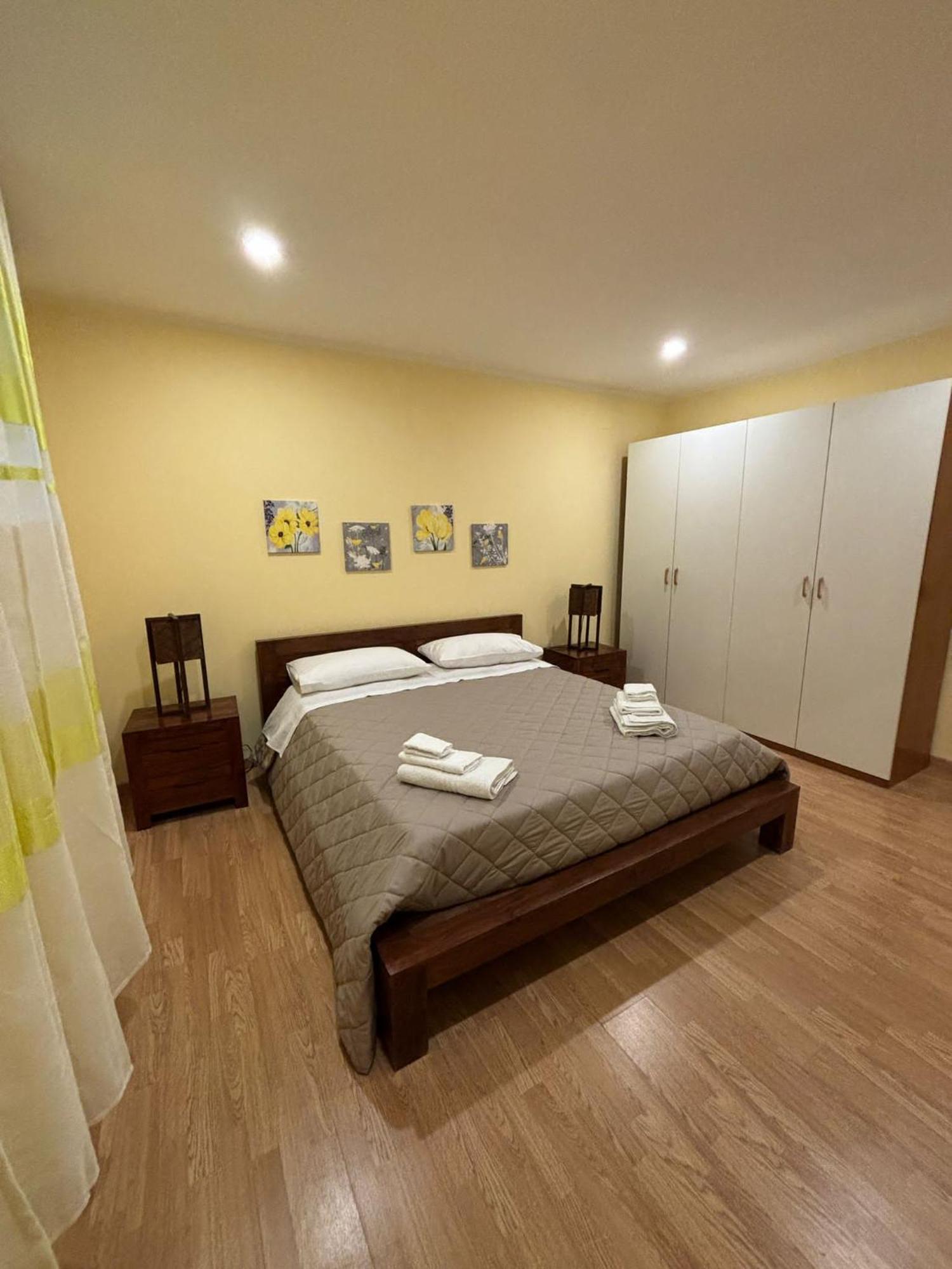 Casa Amarilla Apartment *