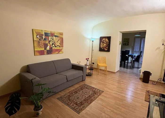 Casa Amarilla